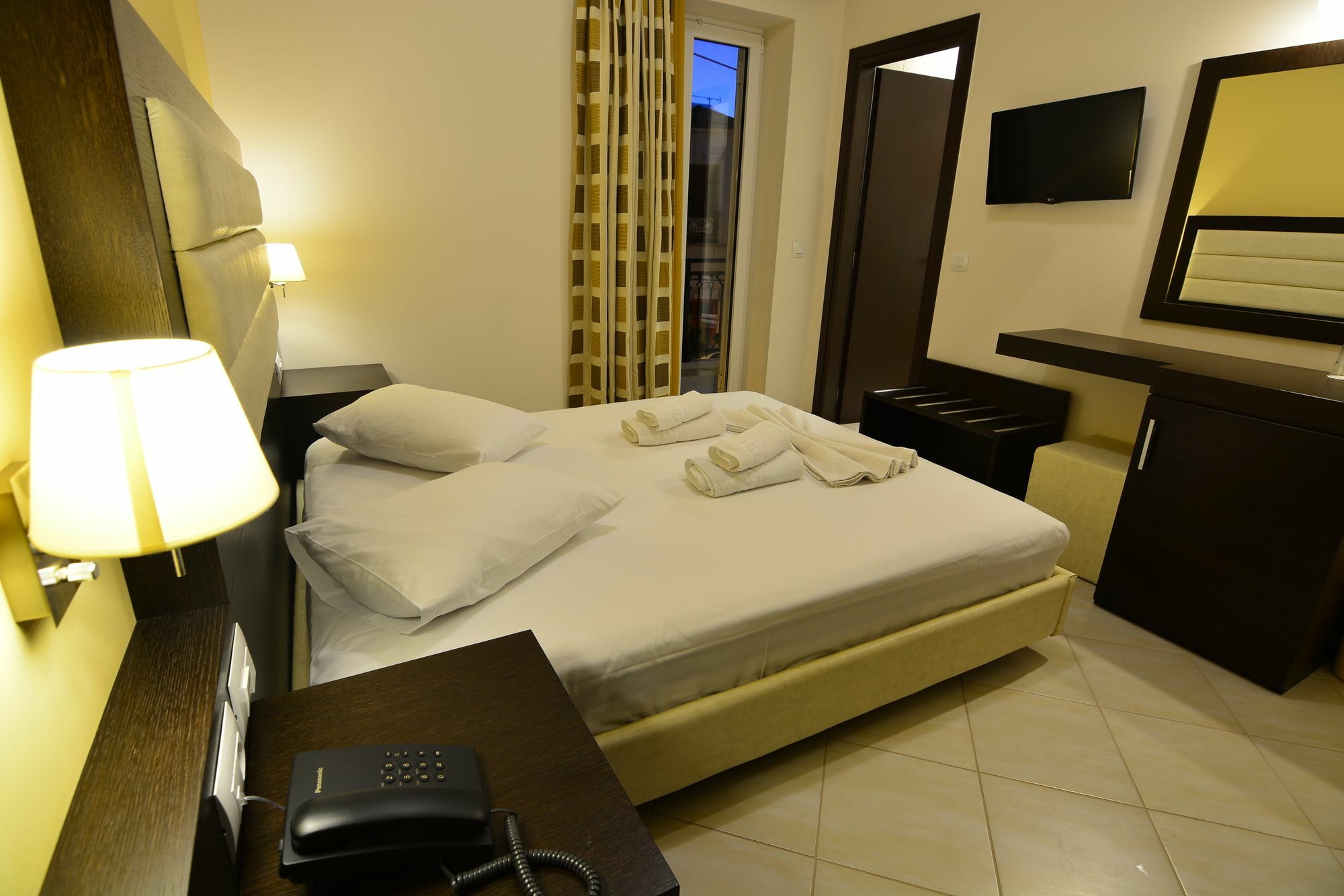 Hotel Kyani Akti Ксилокастро Экстерьер фото